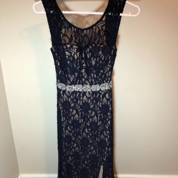 Size 3 City Triangles Glitter Lace Gown with Slit - Picture 2 of 10